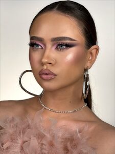 Classic Commercial Makeup. DivFT