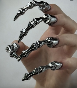 Total Madness: Freaky Nails. Div FT